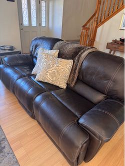 Family room sofa & 2 coffee tables