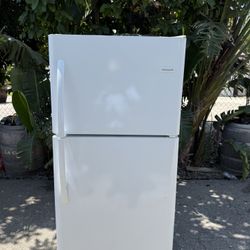 Refrigerator Like New 