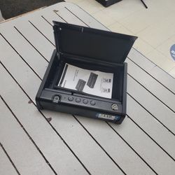 Sentry Safe With Key