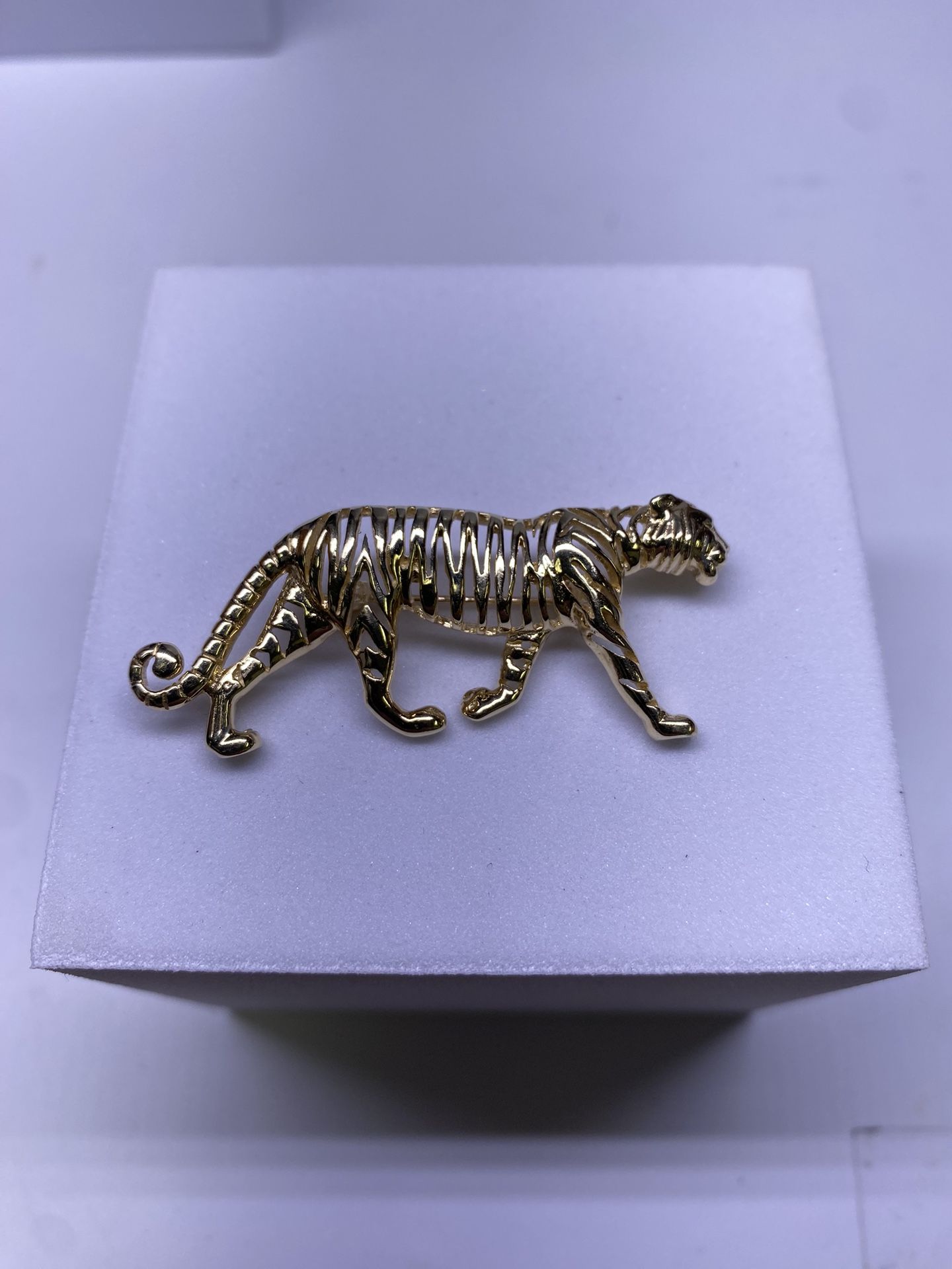 14K Tiger Brooch
