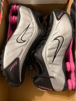 New-Nike Shox R4 - Women