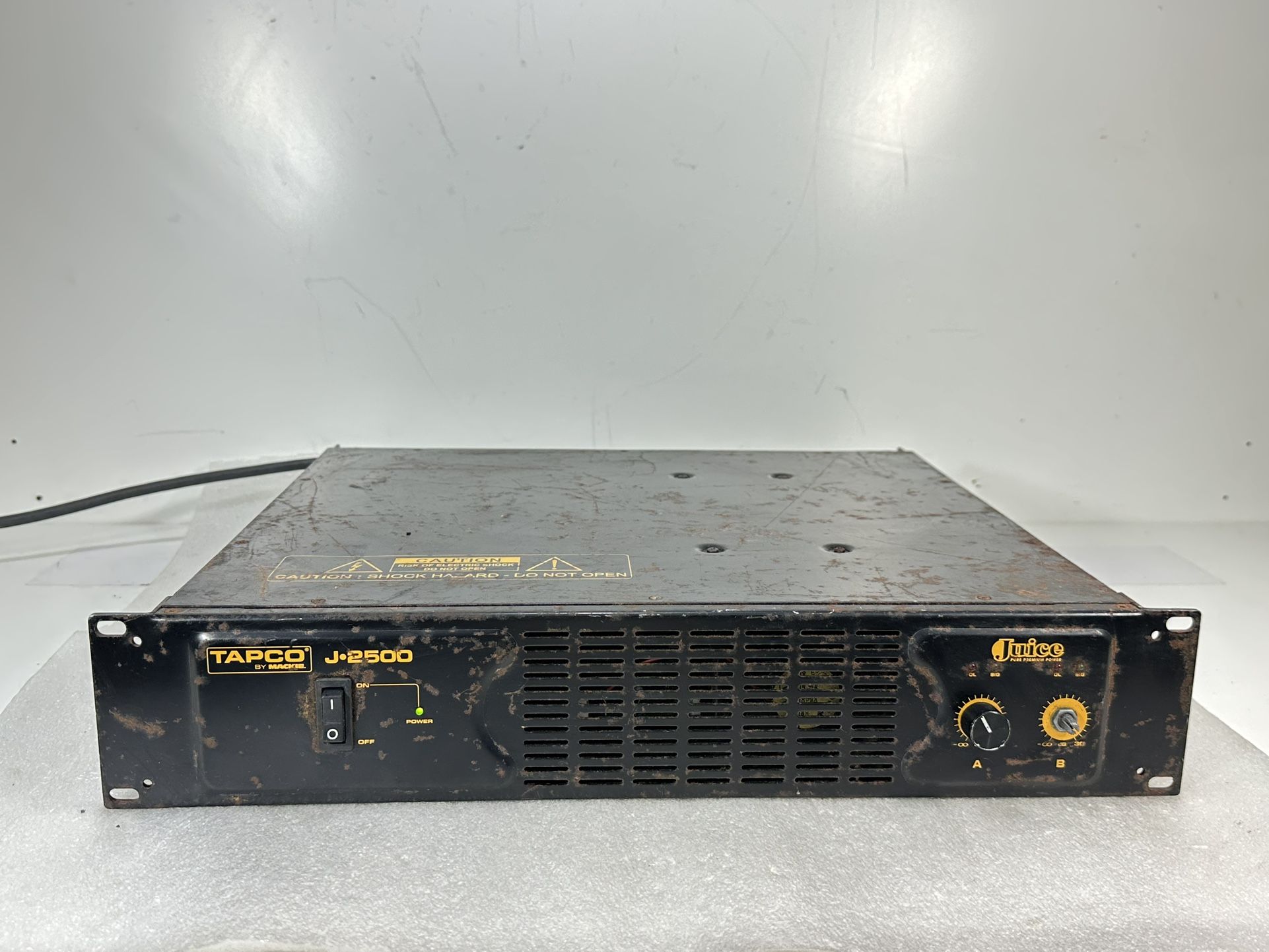 Tapco Juice J-2500 ~ 2-Ch Stereo Power Amplifier 575WPC @ 8Ω ~ PARTIALY WORKING