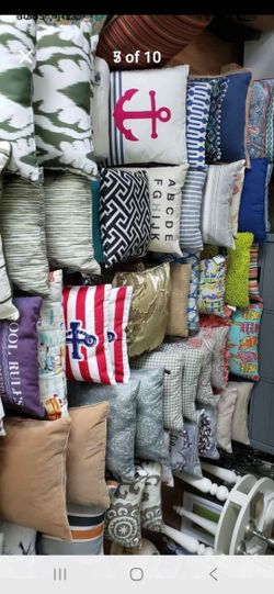 Beautiful, INDOOR AND OUTside , Decorator,  PILLOWS,  Yes Available. Read Discription & See All Pic
