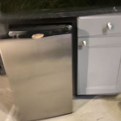 Counter With Mini Refrigerator