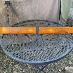 Chevrolet S10, Blazer, GMC OEM turn signal light’s.