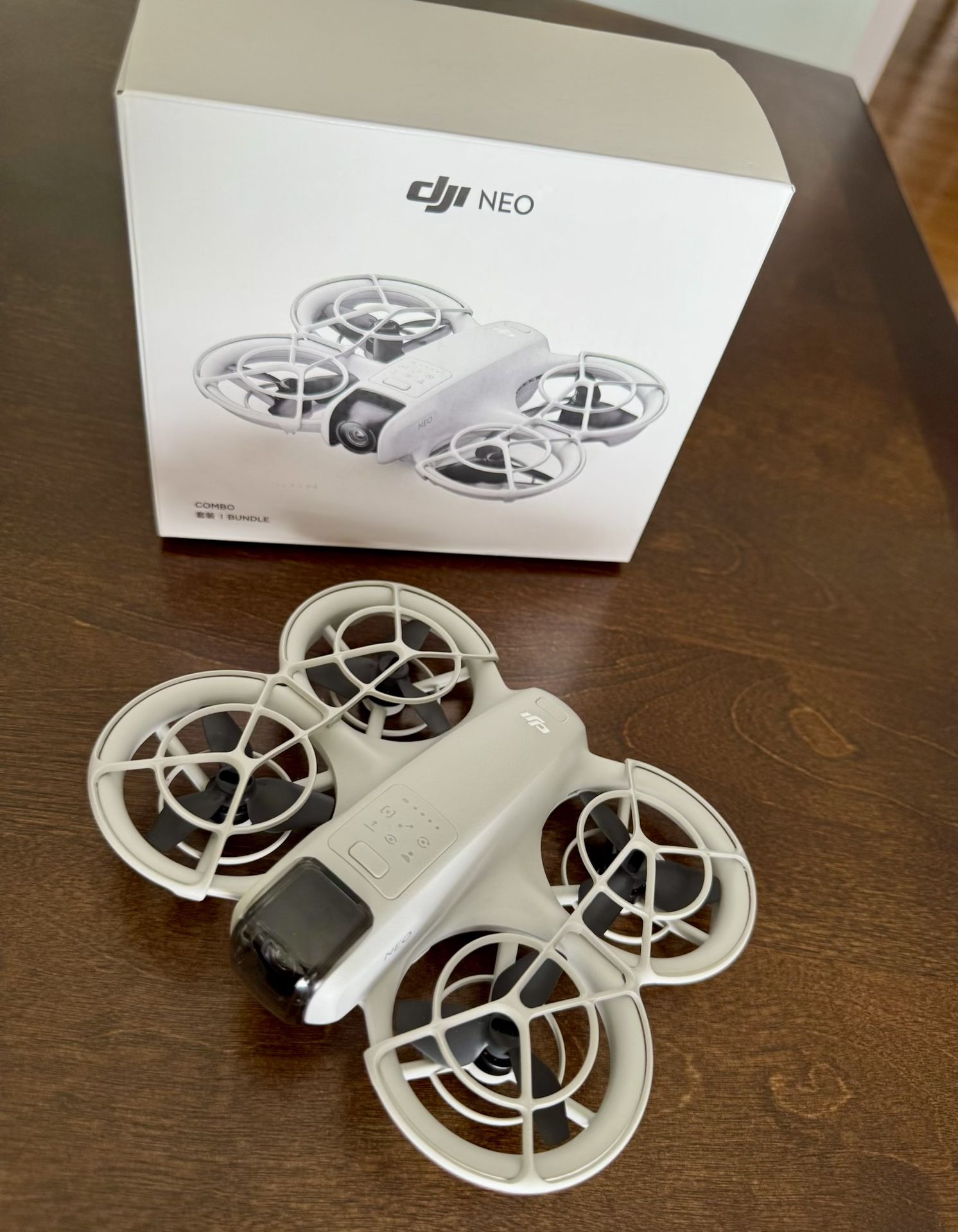 DJI Neo Three-Battery Combo, Mini Drone with 4K UHD Camera for Adults, 135g Self Flying Drone that Follows You, Palm Takeoff, Subject Tracking, QuickS