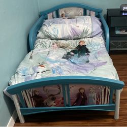 Delta Frozen II Toddler Bed & Toybox