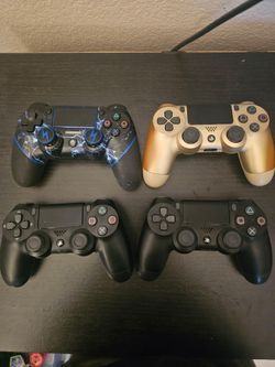 PS4 controllers