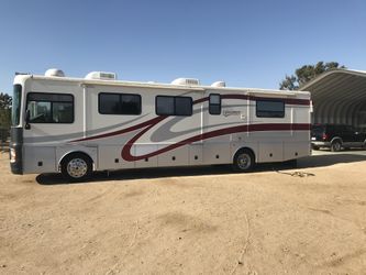 2002 Fleetwood Discovery 37U