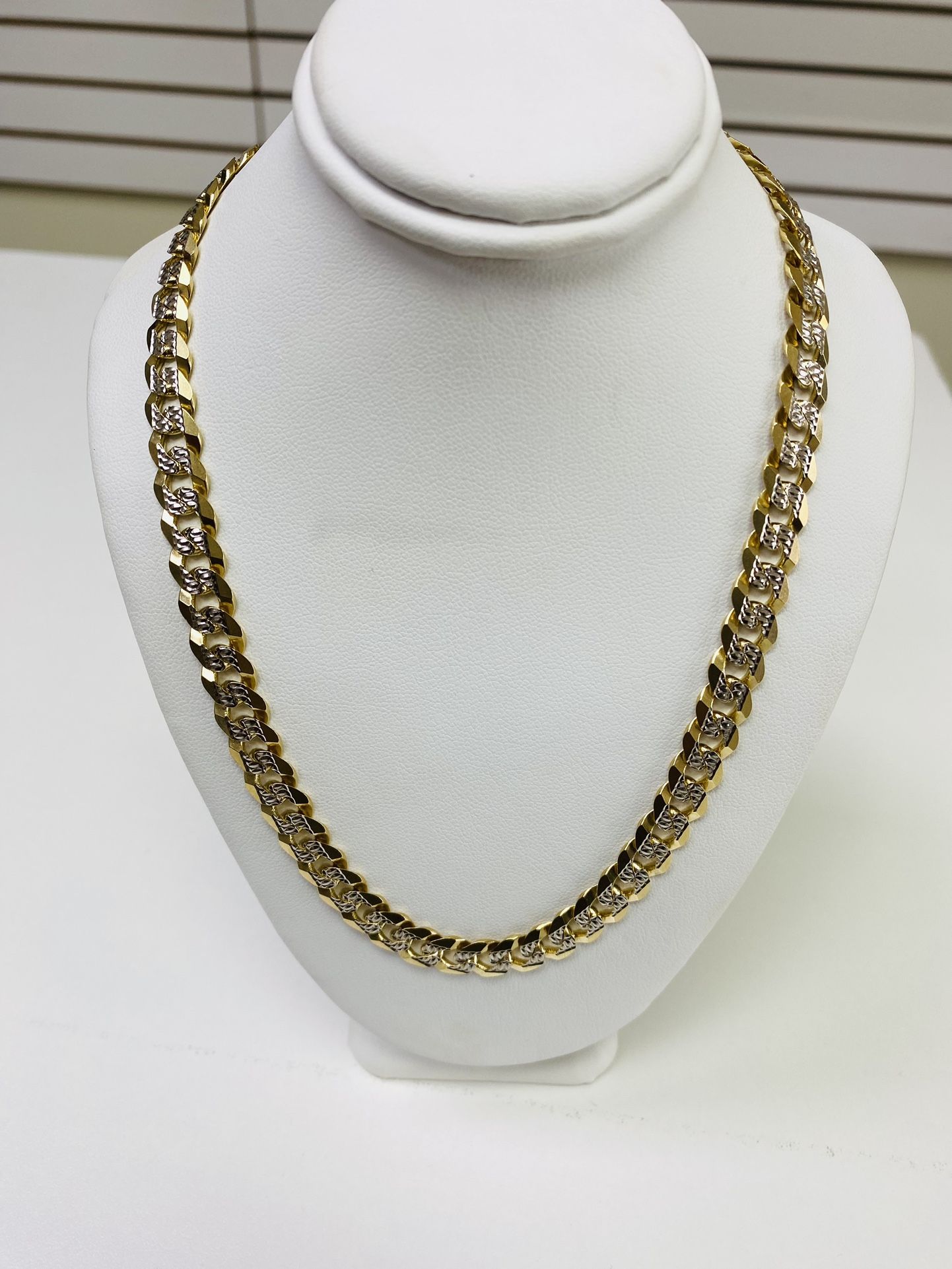 14k Yg Cuban Link Chain 24in C 56.1gr (dhss) For Sale In Houston, Tx 