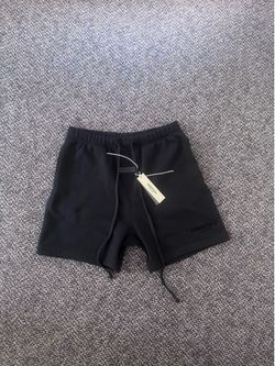 Essentials fear of god shorts black large