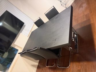 Kitchen table and 4 chairs