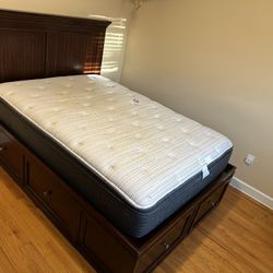 Full Size Bed