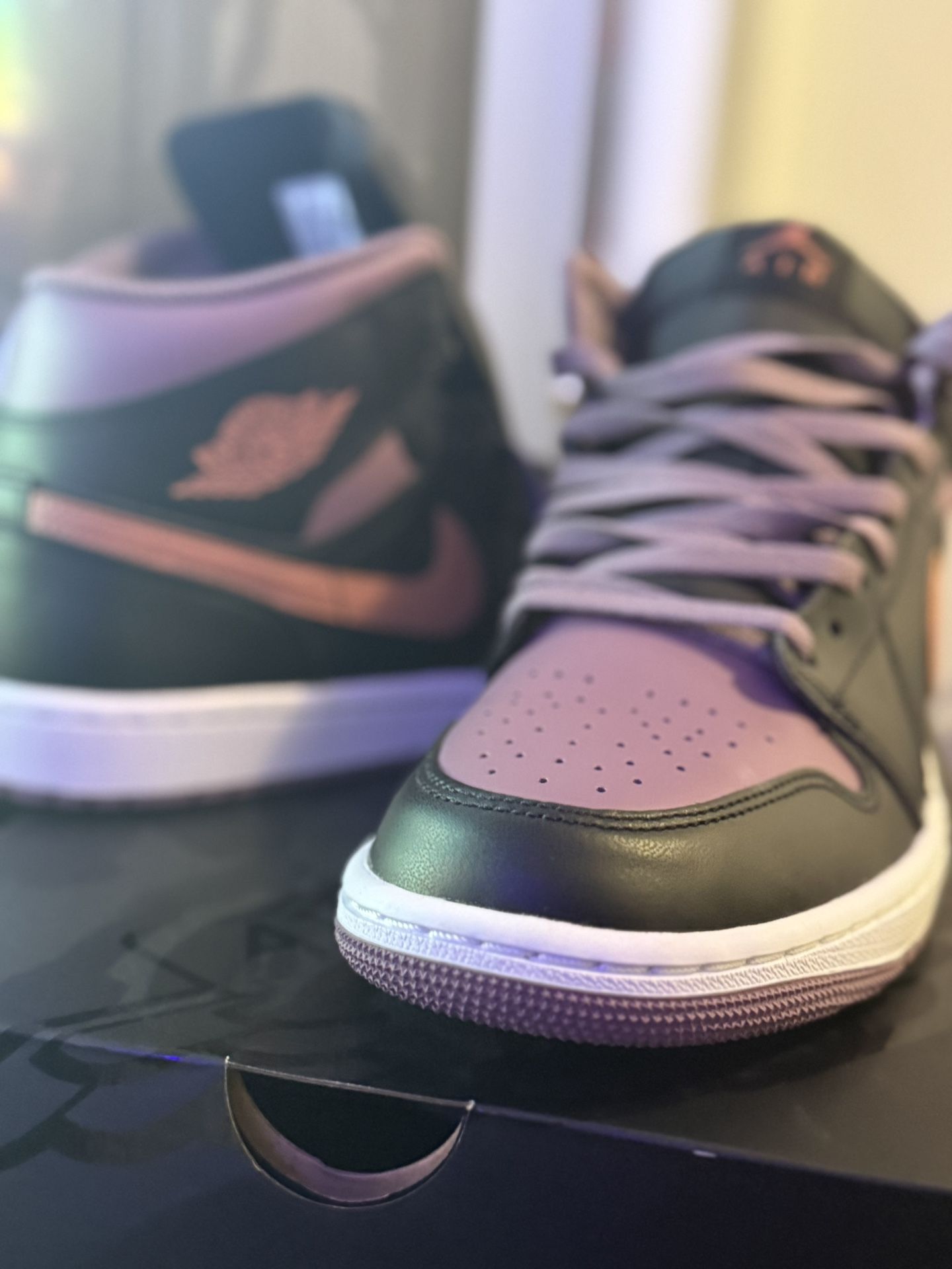 AIR JORDAN 1 MID SE Black/sky j orange 8.5