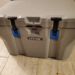 Lifetime 55qt Cooler, Like New Condition. Firm Price. 