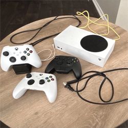 Xbox Series S And Three Controllers 