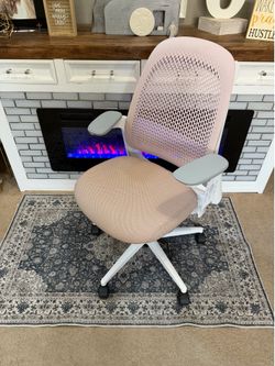 LIKE NEW**Blush Pink Haworth Breck Ergonomic Office Chair