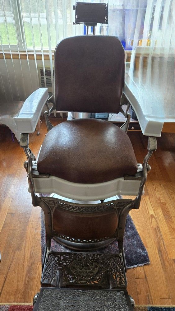 KOKEN BARBER CHAIR... Fully Working, Semi-Restored