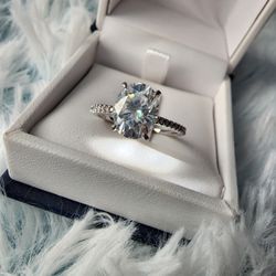 14K WHITE GOLD RING, 2 CT. MOISSANITE, 1/10TH CT DIAMONDS