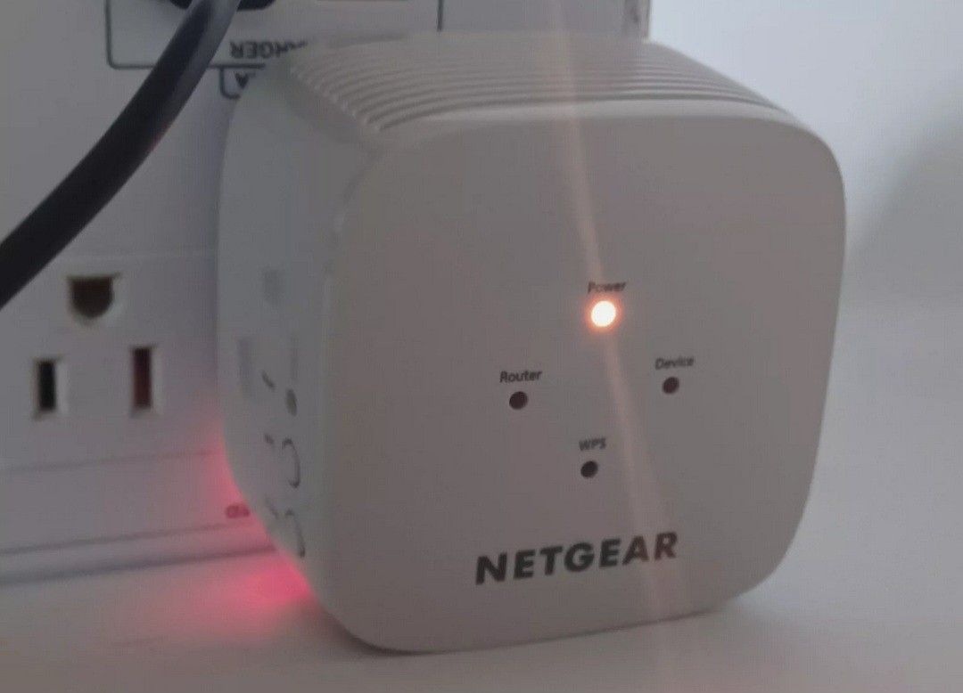 NETGEAR EX5000 Wall-plug Wi-Fi Range Extender 1.2Gbps - White