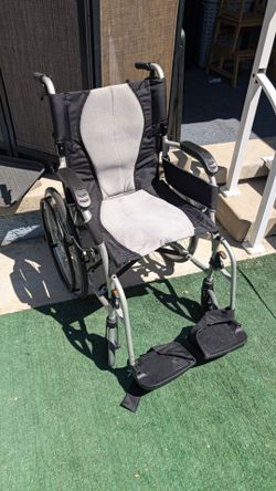 Lightweight Folding Wheelchair with Footrests