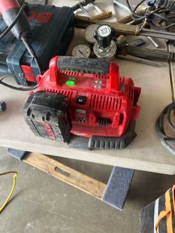 M18 charger 6bay