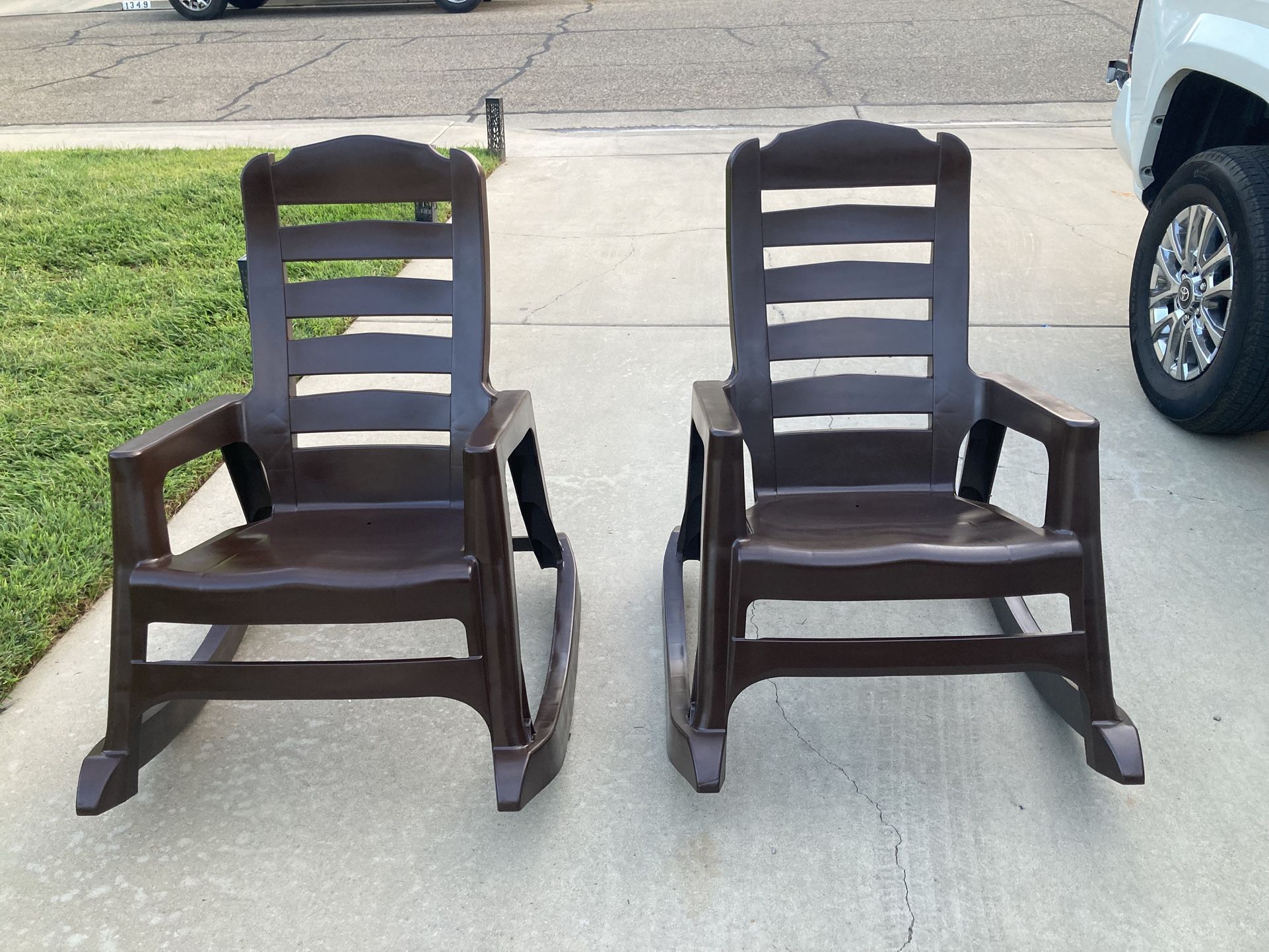 Super Clean, Beautiful, Twins, Plastic Rocking Chairs