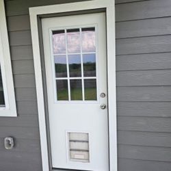 Patio Door With Built-in Doggy Door. Used for one year.
