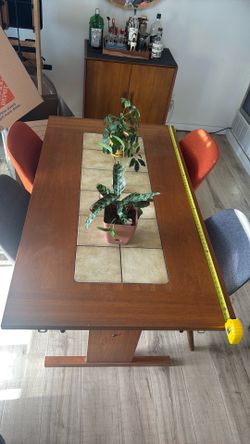 4 to 6 person sized dining room table - real wood with end sectional