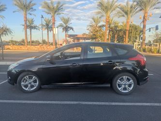 Ford Focus Hatchback – Black