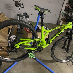 2019 Evil Following Full-Suspension Carbon Mountain Bike