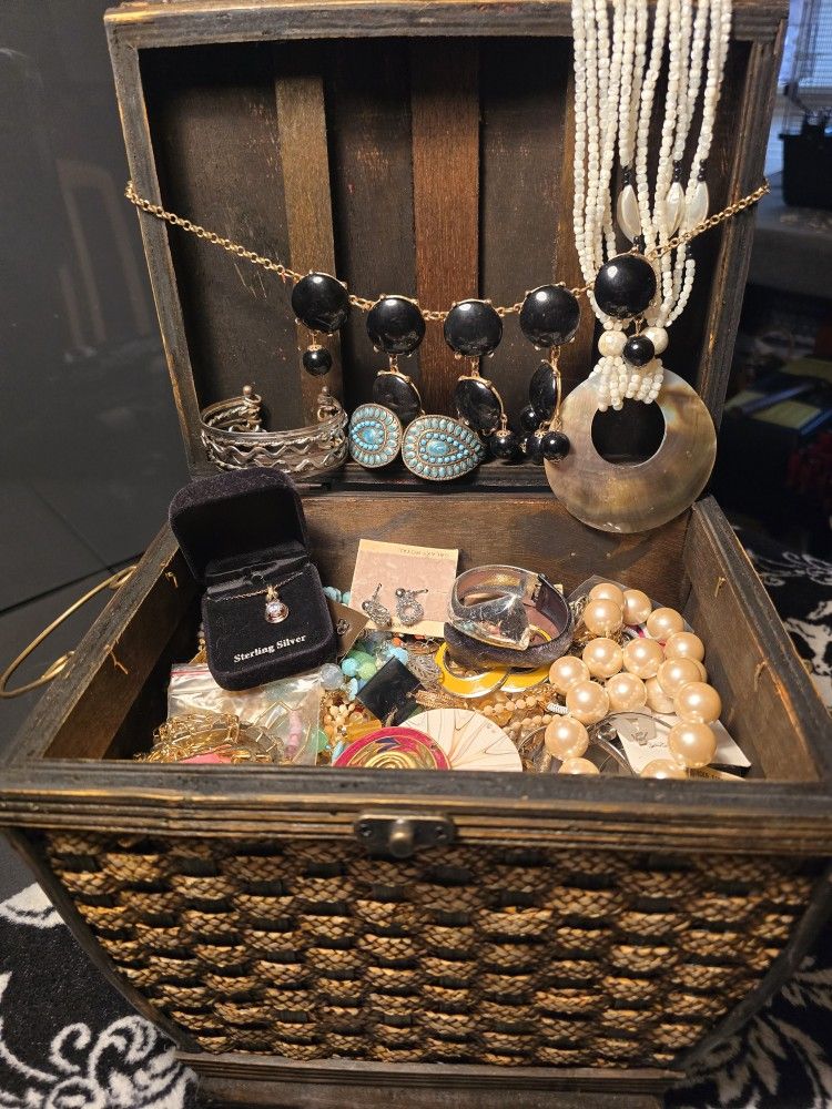 Jewlery Treasure Chest!