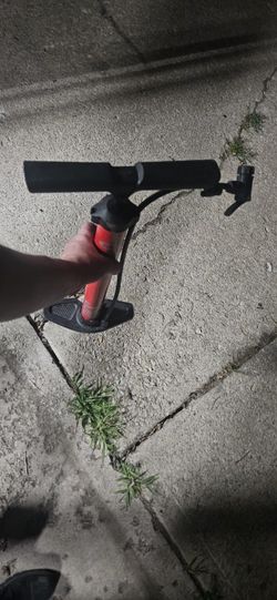 Bell Air Attack 350 Handheld bicycle pump in Excellent condition.
For e-bikes, scooters, bicycles & balls.
