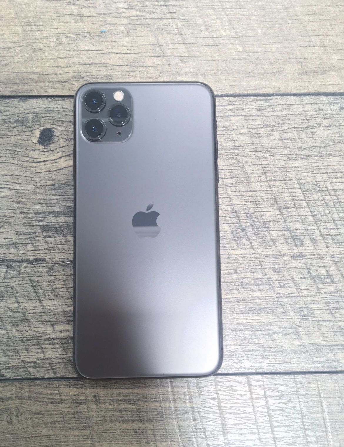 Unlocked iPhone 11 Pro Max Desbloqueado