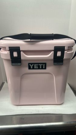 YETI Roadie Cooler in Pink