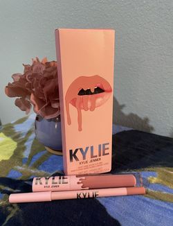 Kylie Cosmetics Kylie Velvet Lip Kit