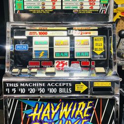 Haywire Deluxe Slot Machine