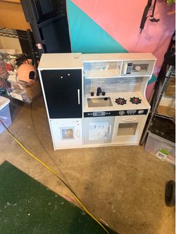 Kids play kitchen