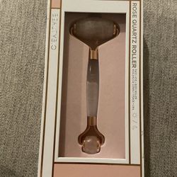 Rose Quartz Face Roller 