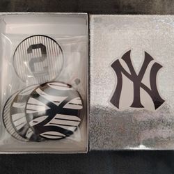 NY Yankees Stickers and Pins 
