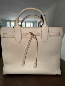White Dooney and Bourke leather purse