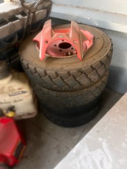 Llantas sólidas  con rines  bobcat s70