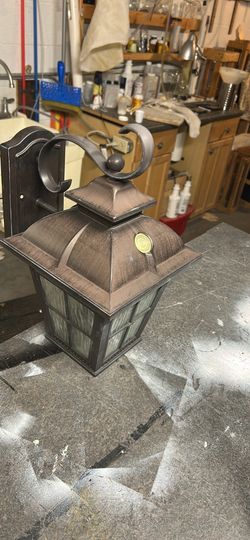 Exterior electric lantern light