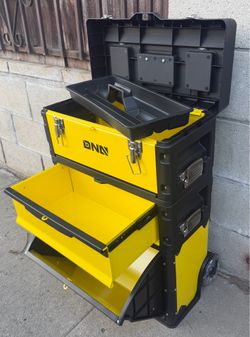 Caja De Erramienta. 19.5”W X 28.5” H 12” D 3-Tier Stackable Extendable Handle Trolley Tool Box
