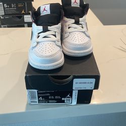 Jordan 1 Mids