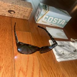 Brand New Womens Costas 