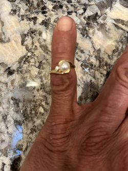 Akoya White Pearl Ring in Gold with Diamond