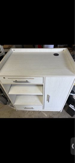 WHITE STAND DESK