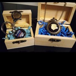 "TRUMP" POCKET WATCH--TRUMP KEYCHAIN --WOODEN BOX AND GIFT BAG INCLUDED