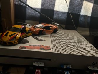 Lmk Xbox in perfect condition￼